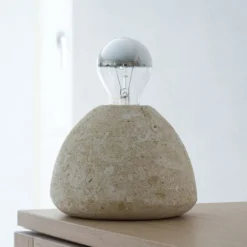 Bulb lampada da tavolo