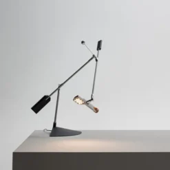 Halley lampada da tavolo di design