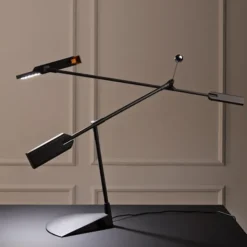 Halley lampada da tavolo di design