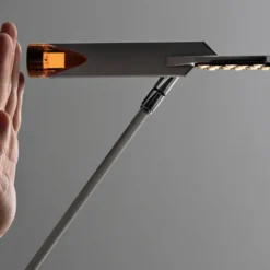 Halley lampada da tavolo di design