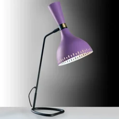 Imbuto lampada da tavolo di design