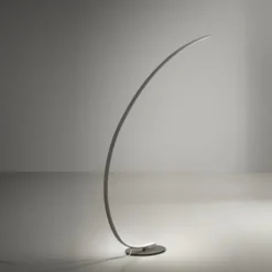 Iole lampada da terra di design
