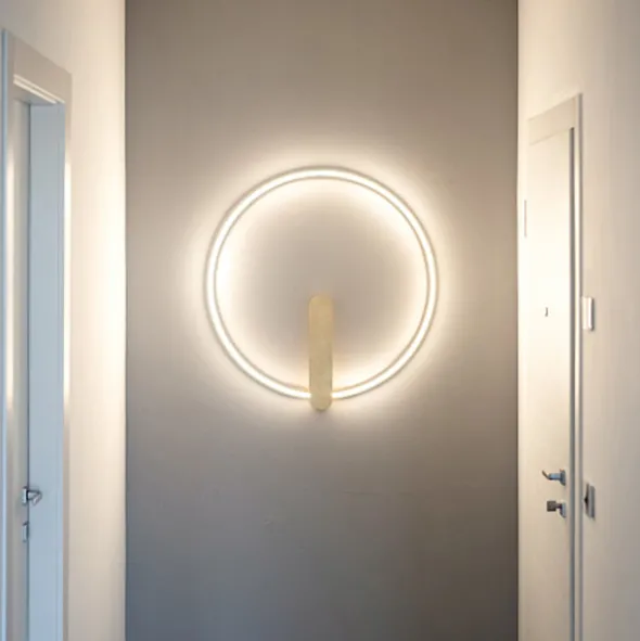 Leggera applique moderna