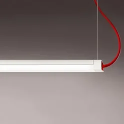Lieve lampada a sospensione lineare