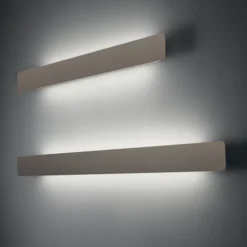 Line lampada da parete di design