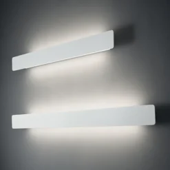 Line lampada da parete di design