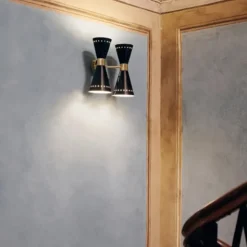 Megafono applique doppia di design
