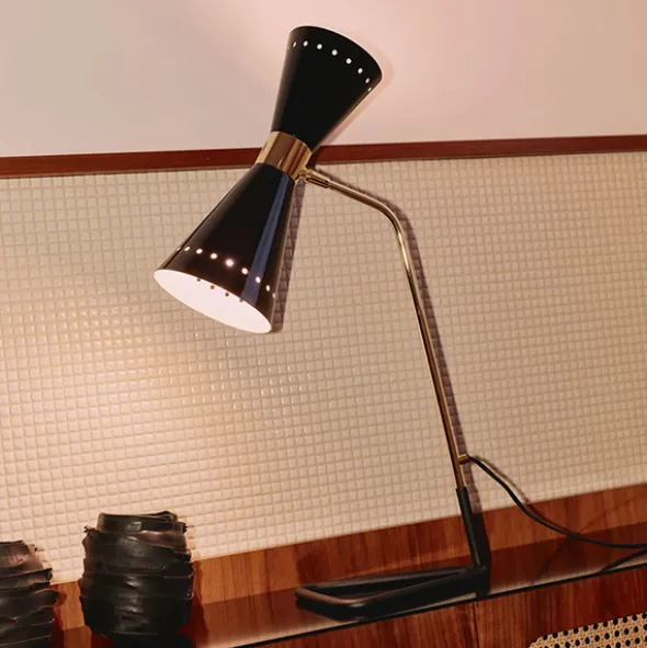 Megafono lampada da tavolo di design