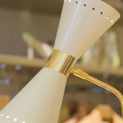 Megafono lampada da tavolo di design