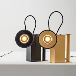 Minibox lampada da tavolo di design