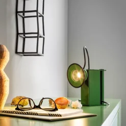 Minibox lampada da tavolo di design