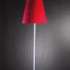 Semplice lampada da terra elegante