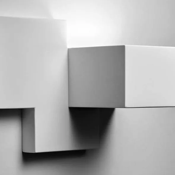 Side applique in gesso